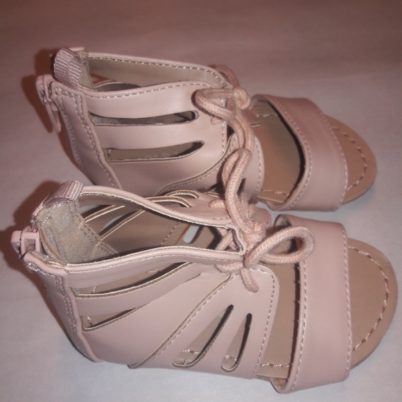 Old Navy Zip Up Sandals - Picture 3 of 6